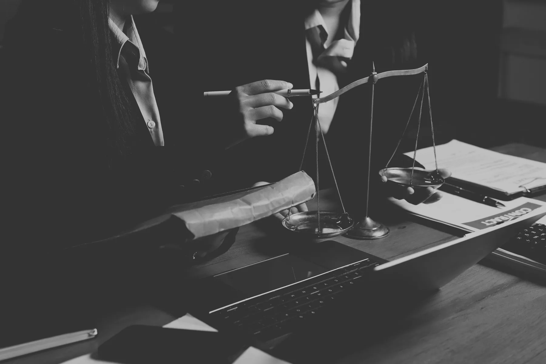 Asesoría profesional jurídica y administrativa